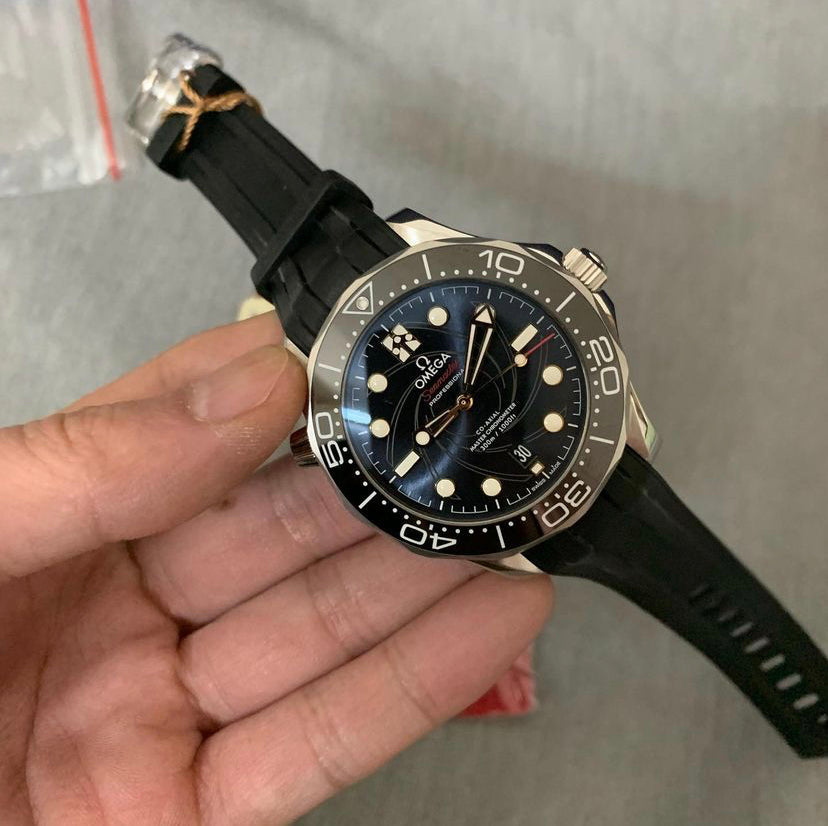 Omega Seamaster Diver 300M Co-Axial Automatico Cinturino in Gomma