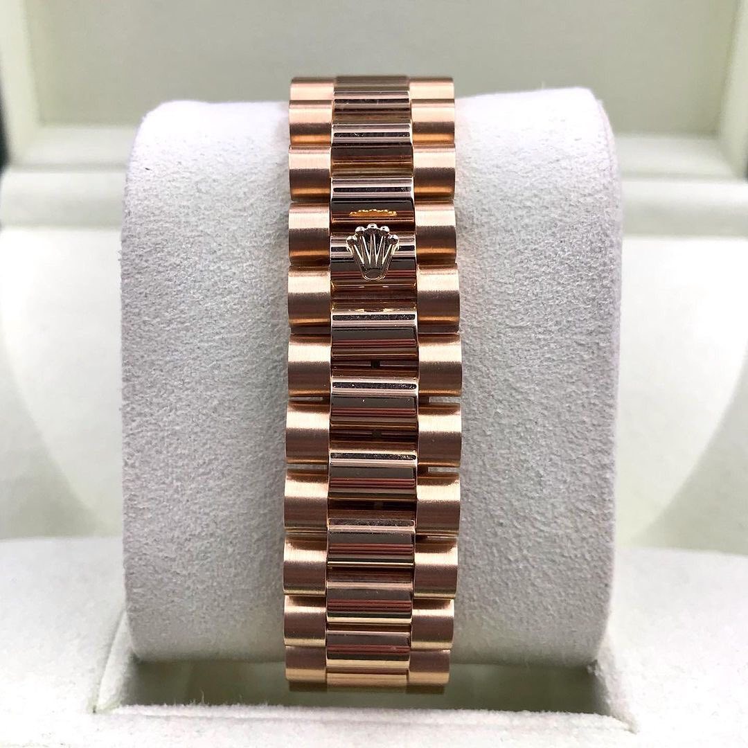 Rolex Day-Date Everose Oro Rosa Quadrante Bianco Numeri Romani | Replica