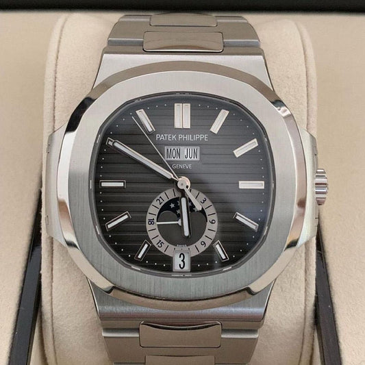 Nautilus Automatico Acciaio Complicazioni Quadrante Grigio Giorno Mese – Patek Philippe