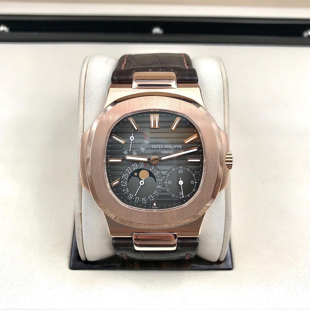 Nautilus Automatico Oro Rosa Complicazioni Quadrante Scuro Pelle – Patek Philippe