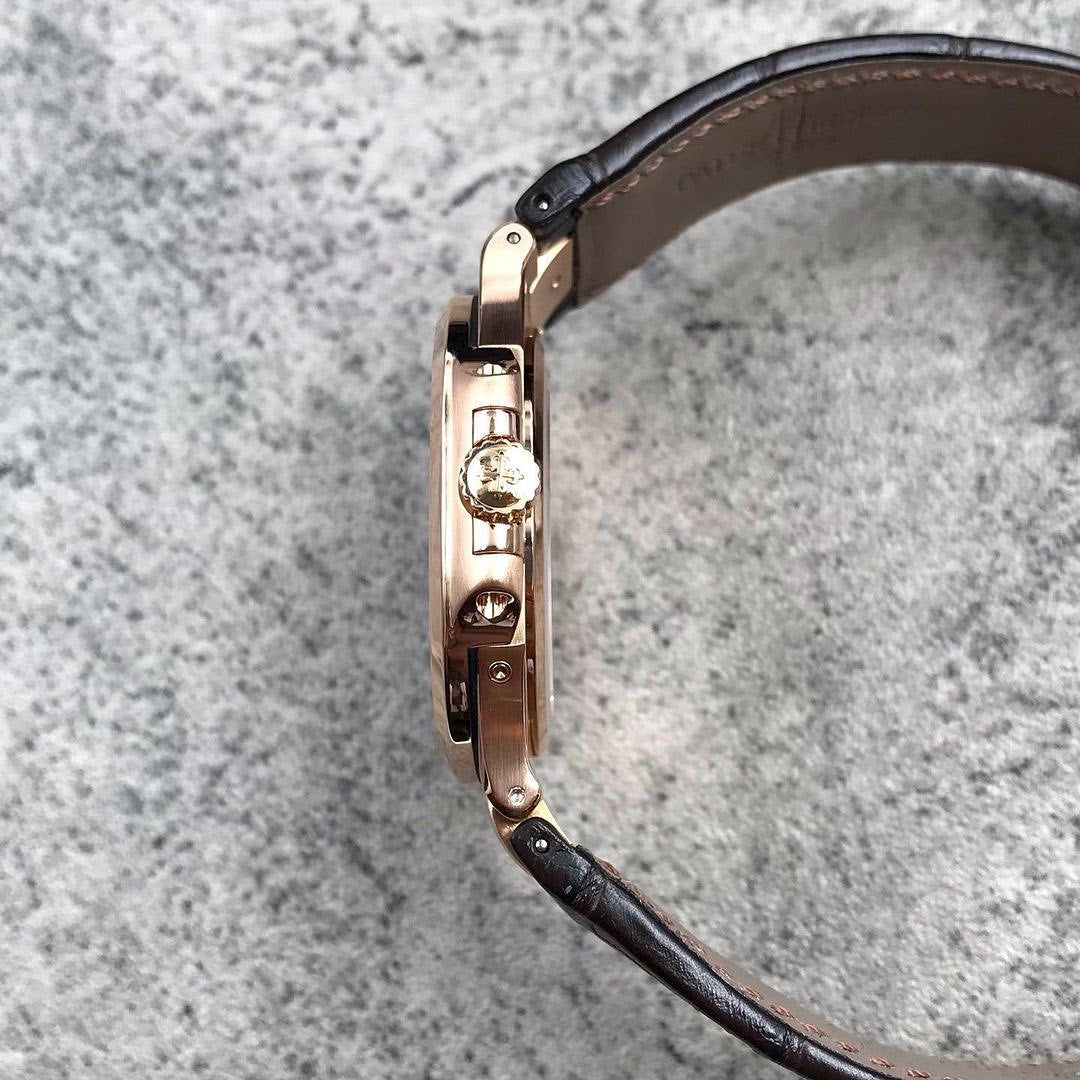Nautilus Automatico Oro Rosa Complicazioni Quadrante Scuro Pelle – Patek Philippe