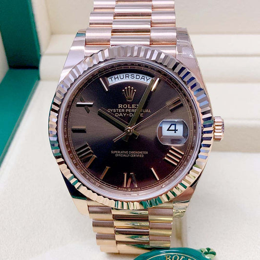 Rolex Day-Date 40 228235 Replica – Oro Rosa Quadrante Chocolate