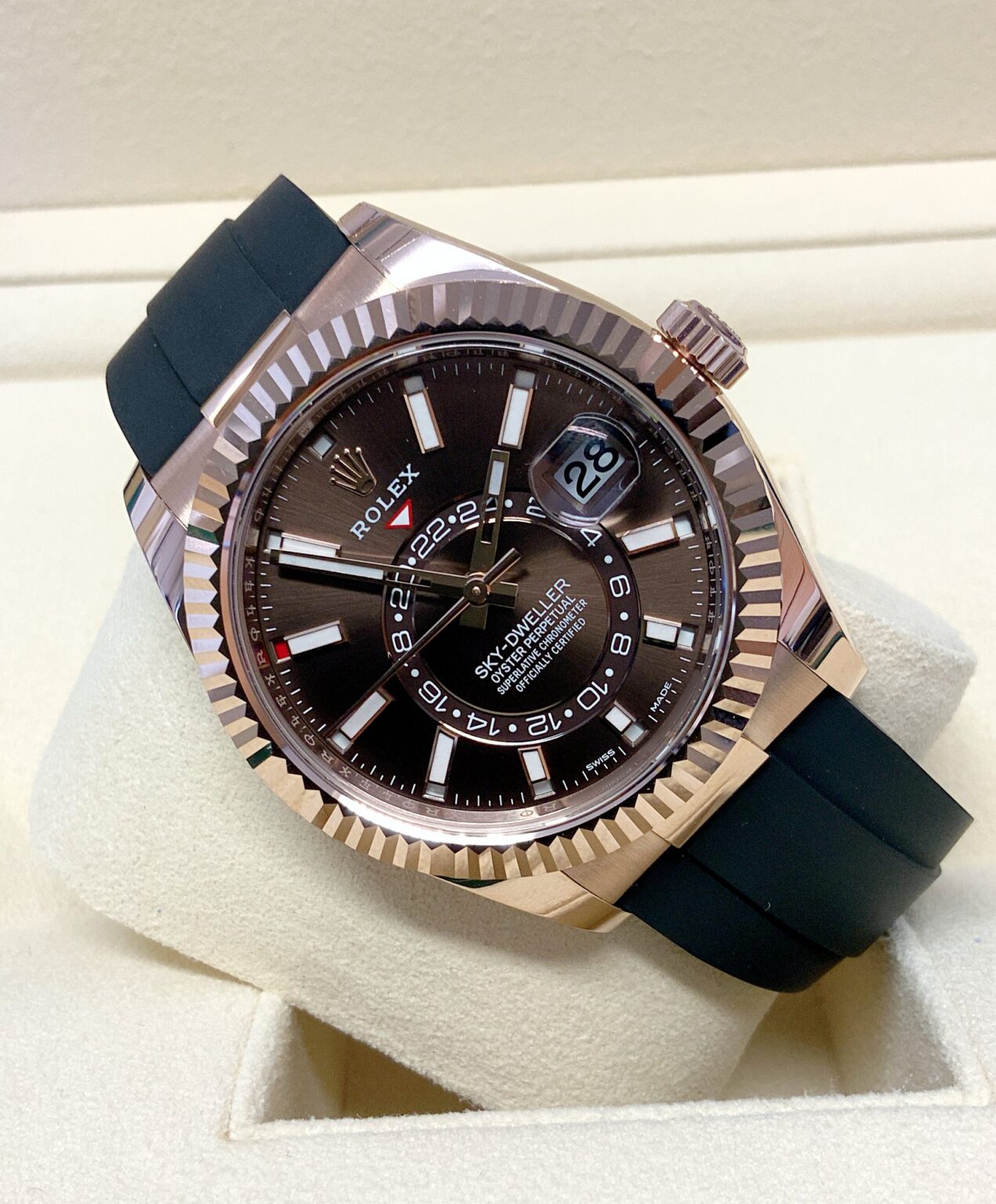 Rolex Sky-Dweller Replica Oro Rosa Oysterflex 42mm – Quadrante Marrone