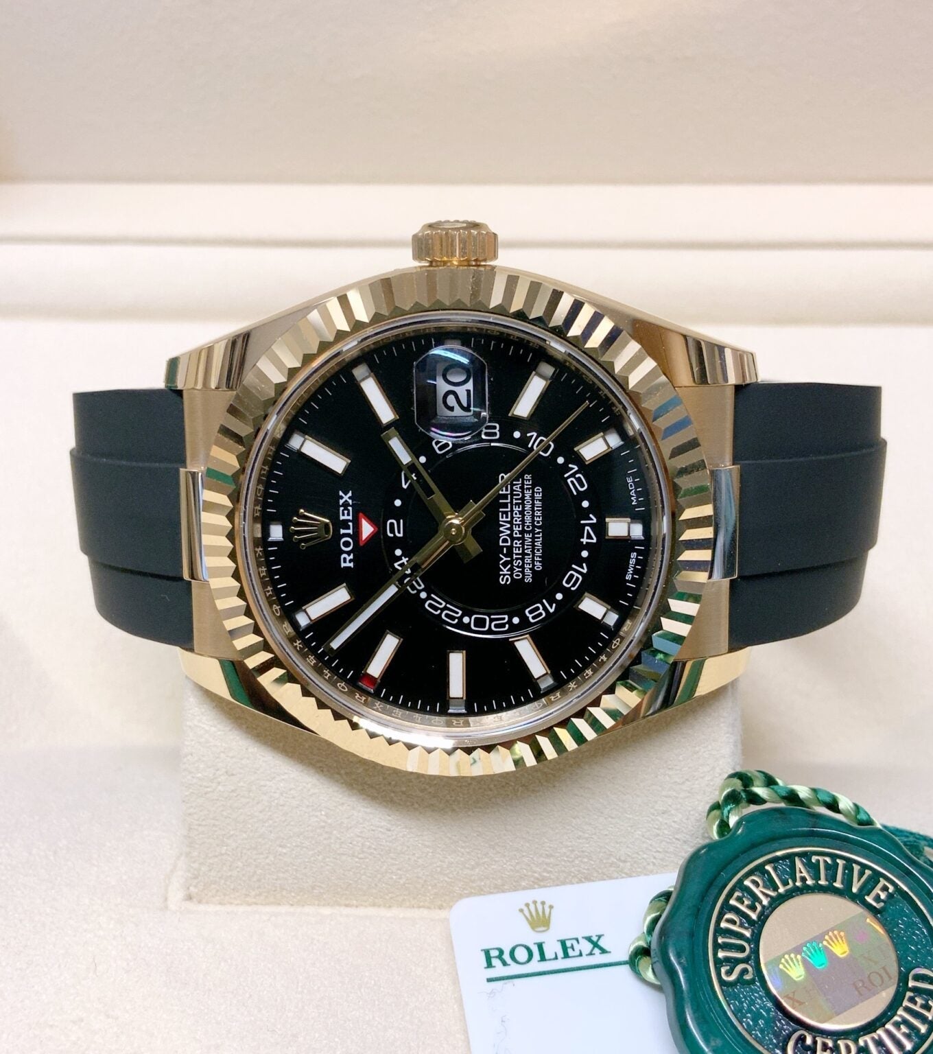 Rolex Sky-Dweller Automatico Oro con Cinturino Oysterflex