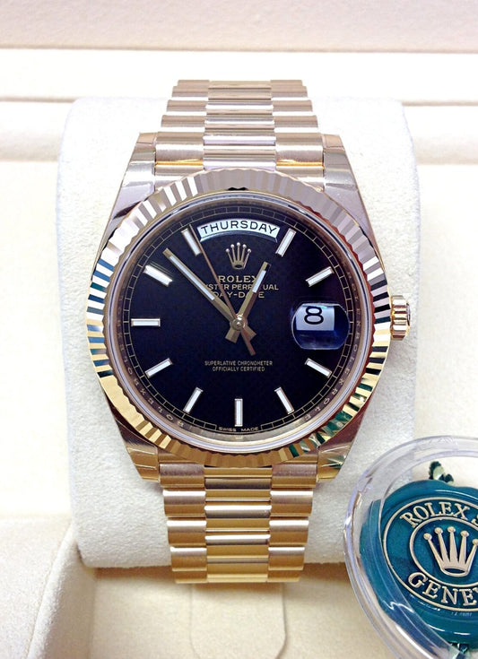 Rolex Day-Date 40 Oro Giallo Quadrante Nero | Replica Luxury